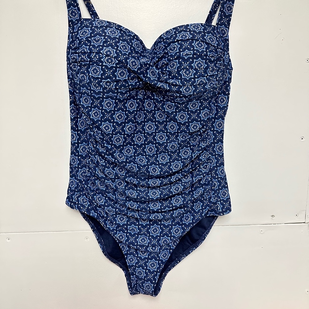 Swim One Piece Nip Tuck SUPPORTIVE AND FLATTERING